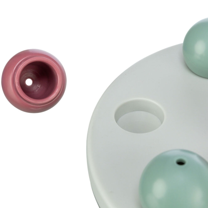 Alternative view of Trixie Cat Activity Solitär